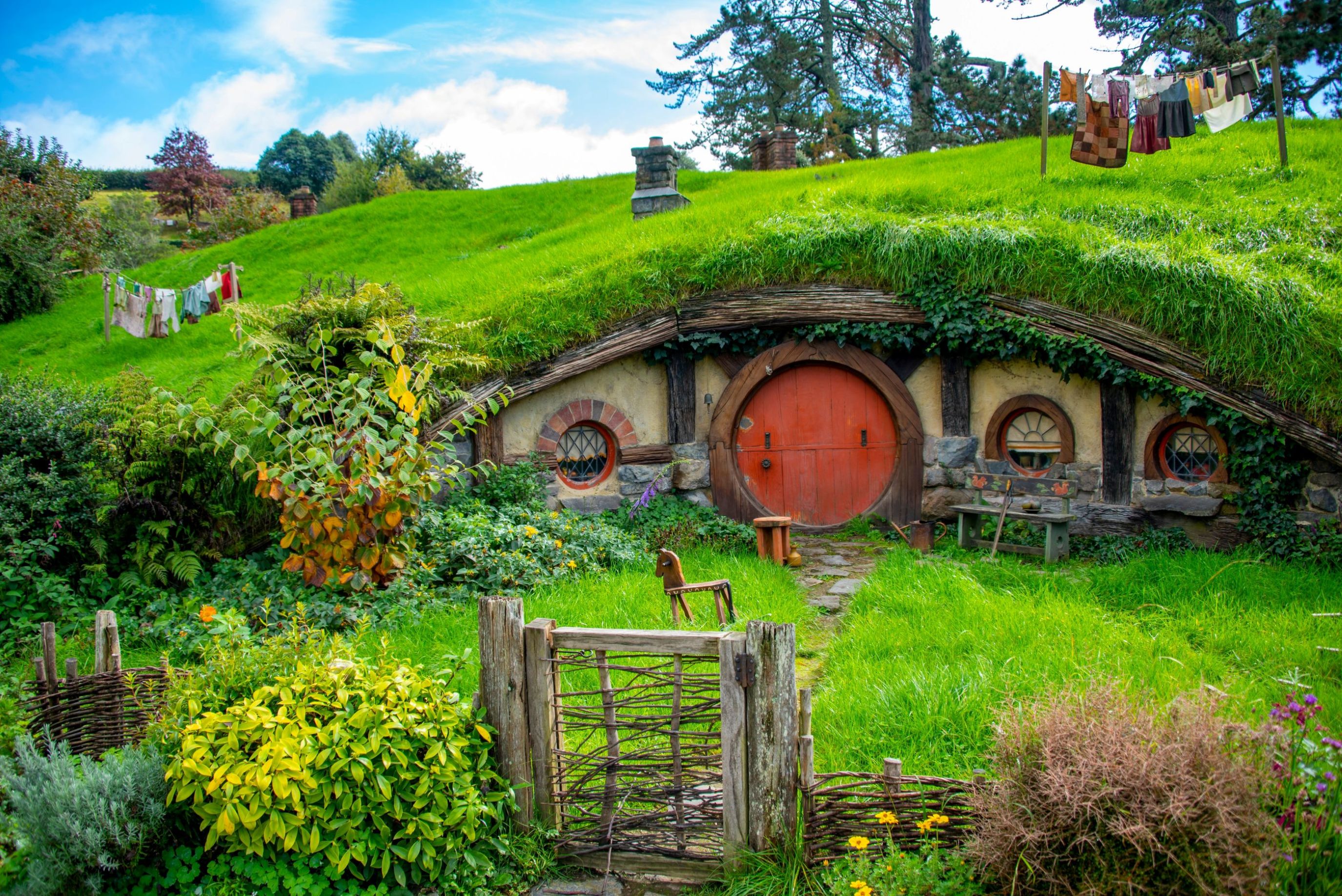 Amazing New Zealand The Hobbiton + Franz Josef Glacier & International Antarctic Center