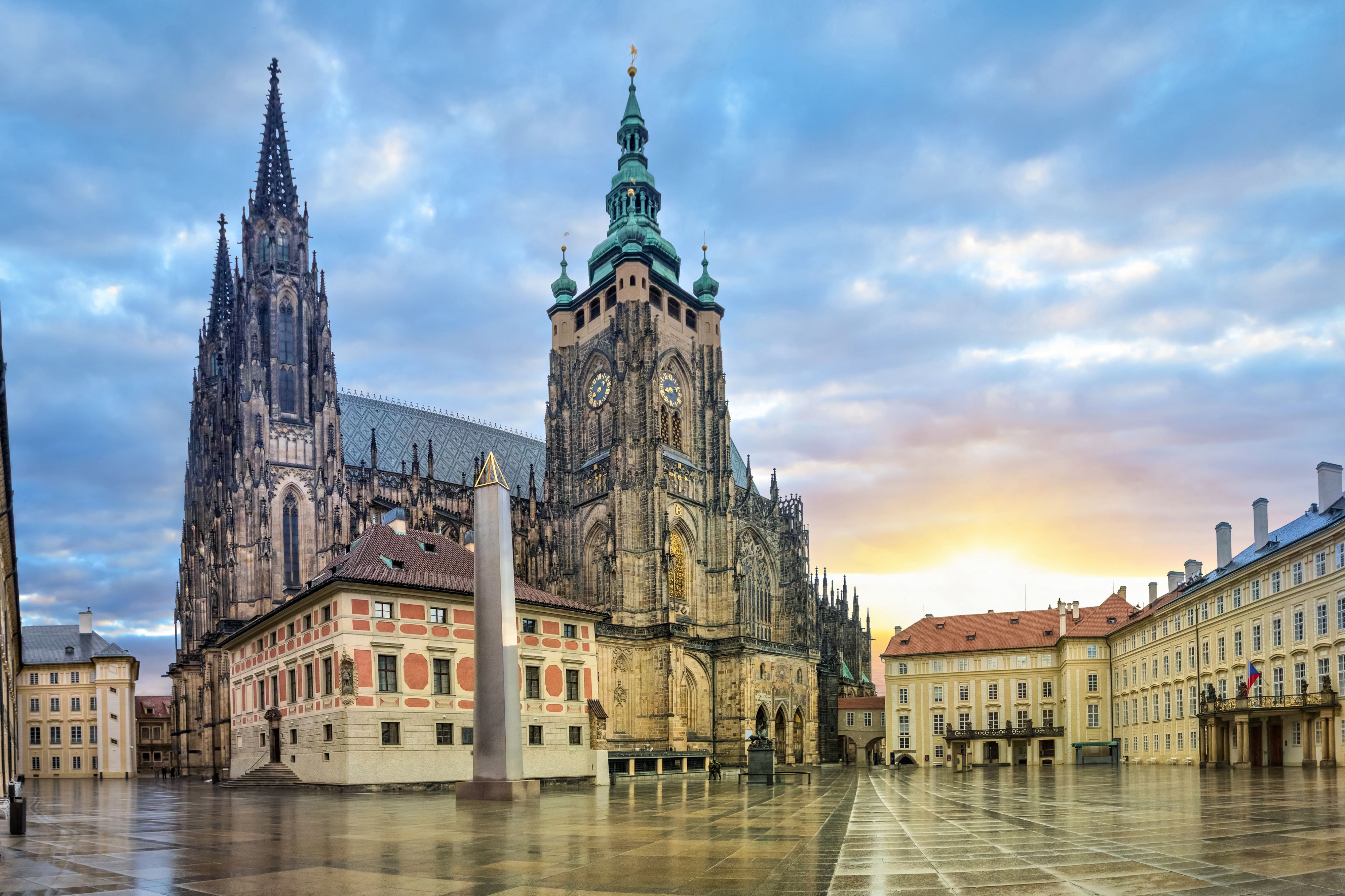 Consortium Best Deals East Europe 5 Countries + Hallstatt & Szentendre