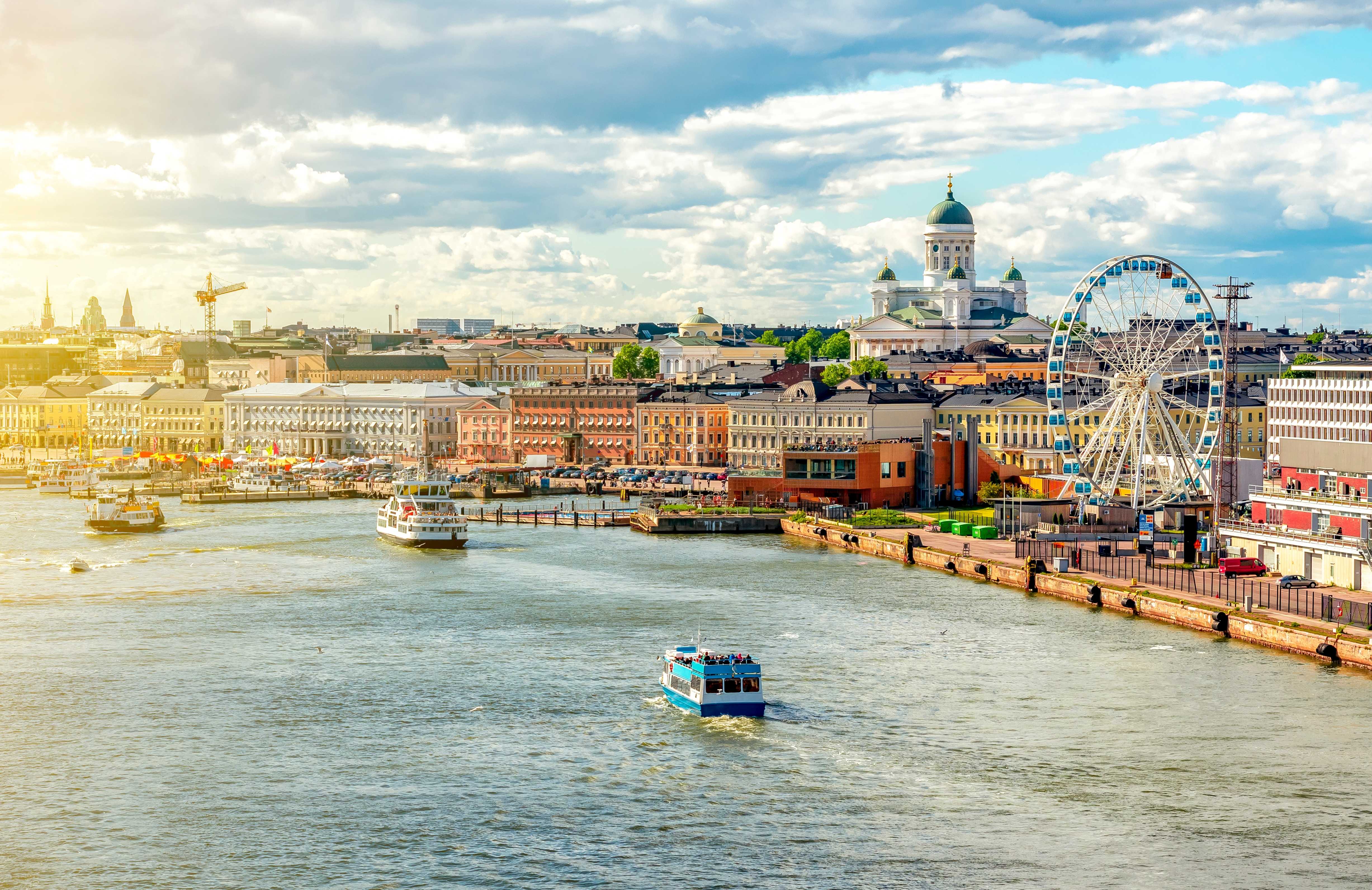 Signature Rovaniemi Arctic Circle + The Igloos At Aurora Queen Resort & Lofoten Islands Crab Safari